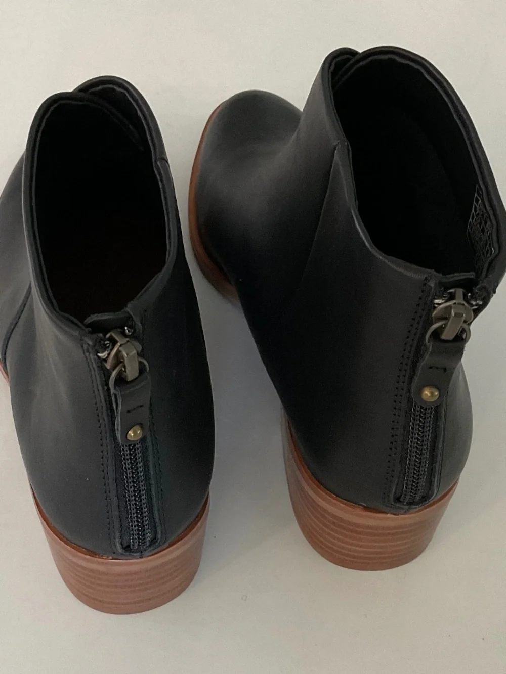 SOLUDOS Venetian Bootie in Black Leather Size  7.5 NEW